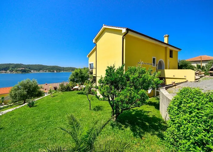 Cipcic-3 By Interhome Apartament Supetarska Draga